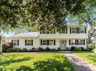 1 Scenic View Dr, Middletown, CT 06457