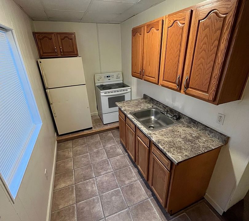 1st image of 3403 Walnut St #3