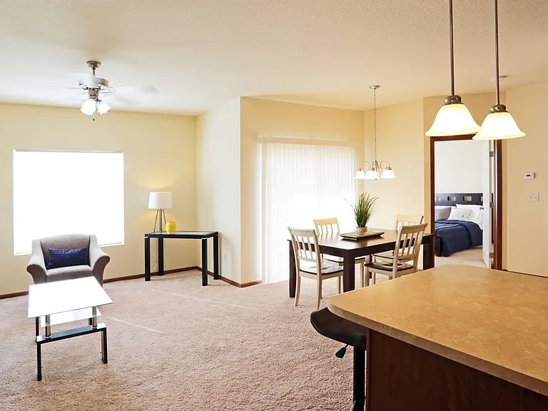Silver Oak Condos — Photo 15