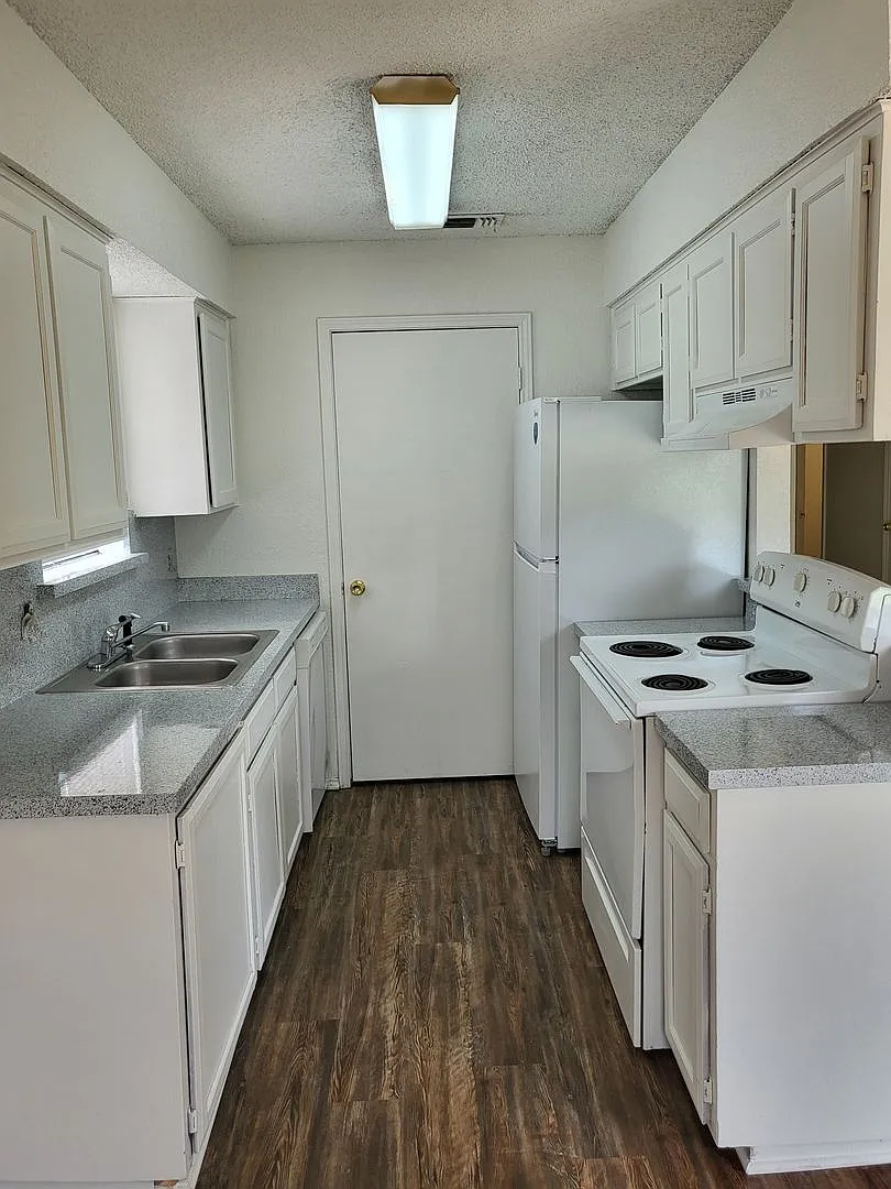 1209 Avondale Unit C, Arlington, TX 76011 — Photo 4