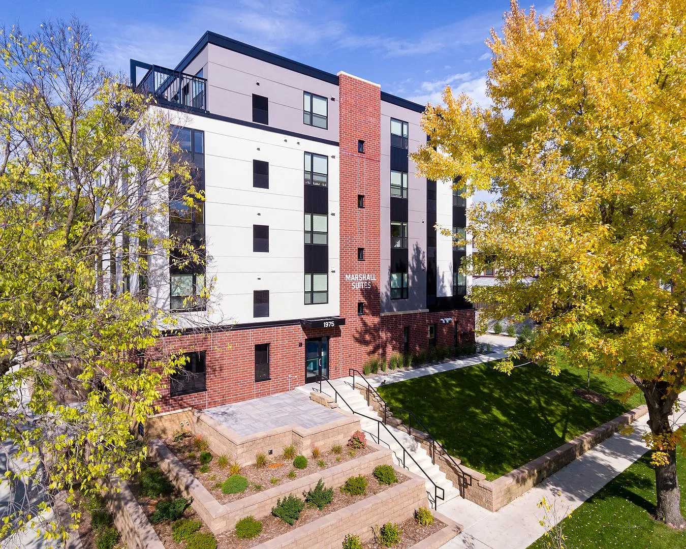 Marshall Suites — Photo 1