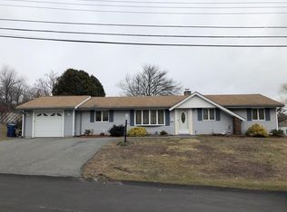 4 Cresthaven Dr, Burlington, MA 01803