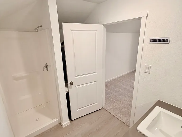 5039 Primrose Rdg — Photo 6
