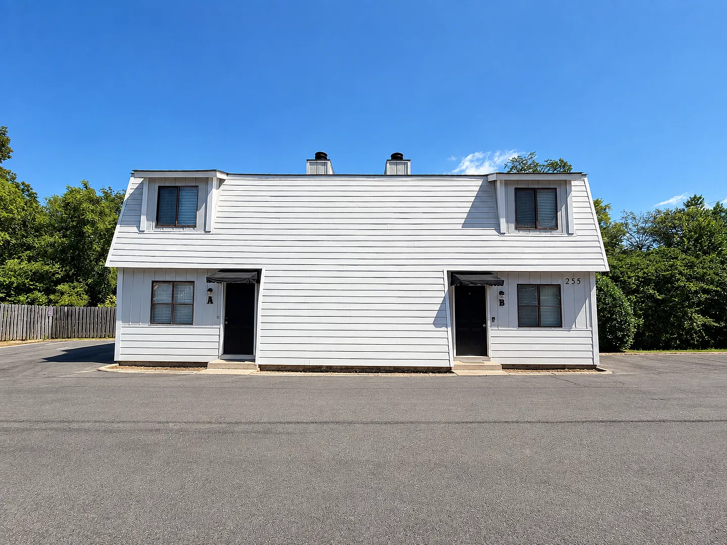 255 E Glenn Ave — Photo 1