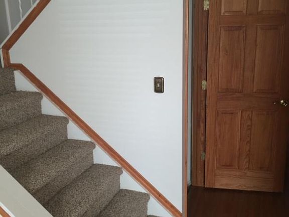 5th image of 8842 Creve Coeur Ln