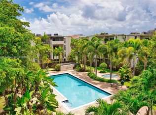 Dadeland Grove Condo, Pinecrest, FL 33156