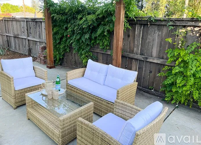 902 Harold Ln — Photo 26