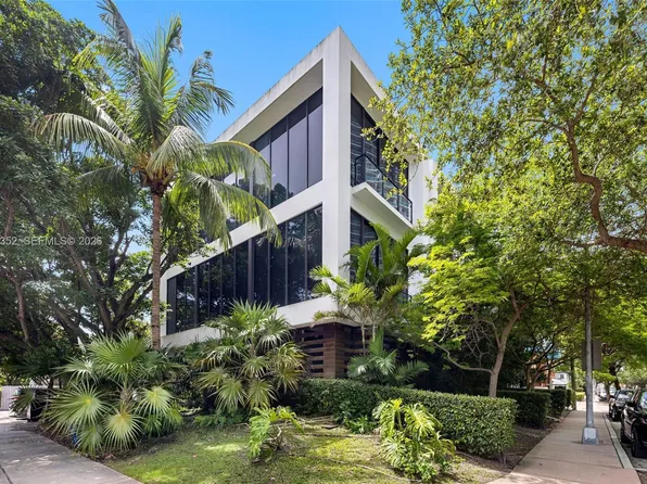 1525 Bay Rd, Miami Beach, FL 33139