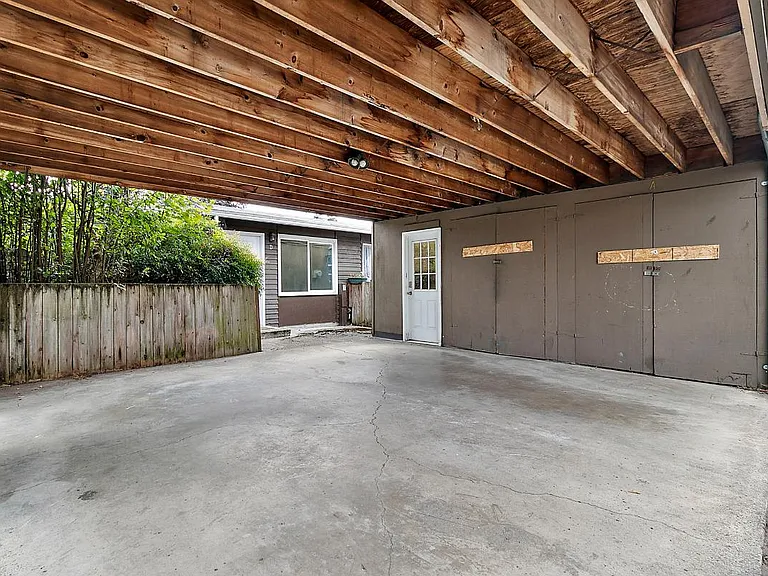 417 22nd St SE #D — Photo 20
