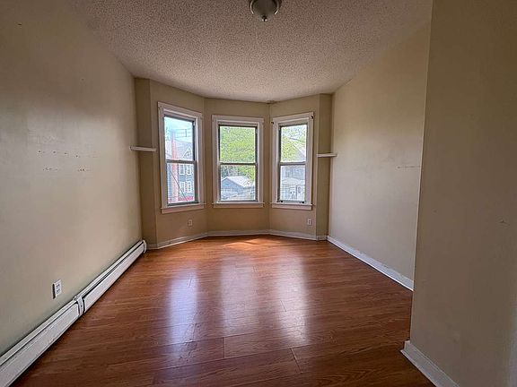 2nd image of 59 Derby Ave #2R
