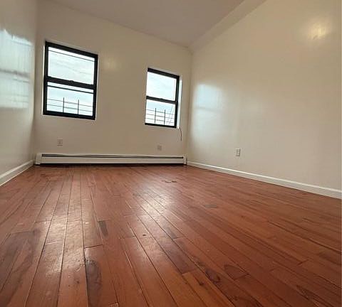 3rd image of 173-6 Jamaica Ave #173