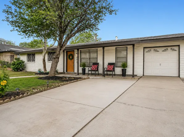 154 MOUNTAIN VALLEY ST, San Antonio, TX 78227