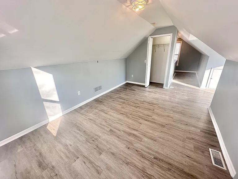 1751 Clara St — Photo 46
