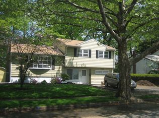 36 Henderson Ct, Pompton Lakes, NJ 07442