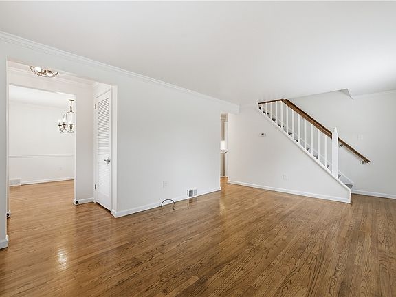 2nd image of 234 Parkedge Rd