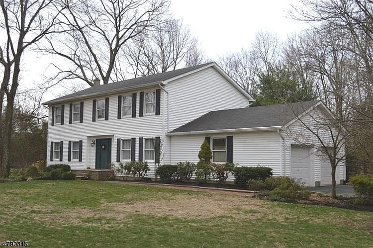 2nd image of 46 Brook Valley Rd