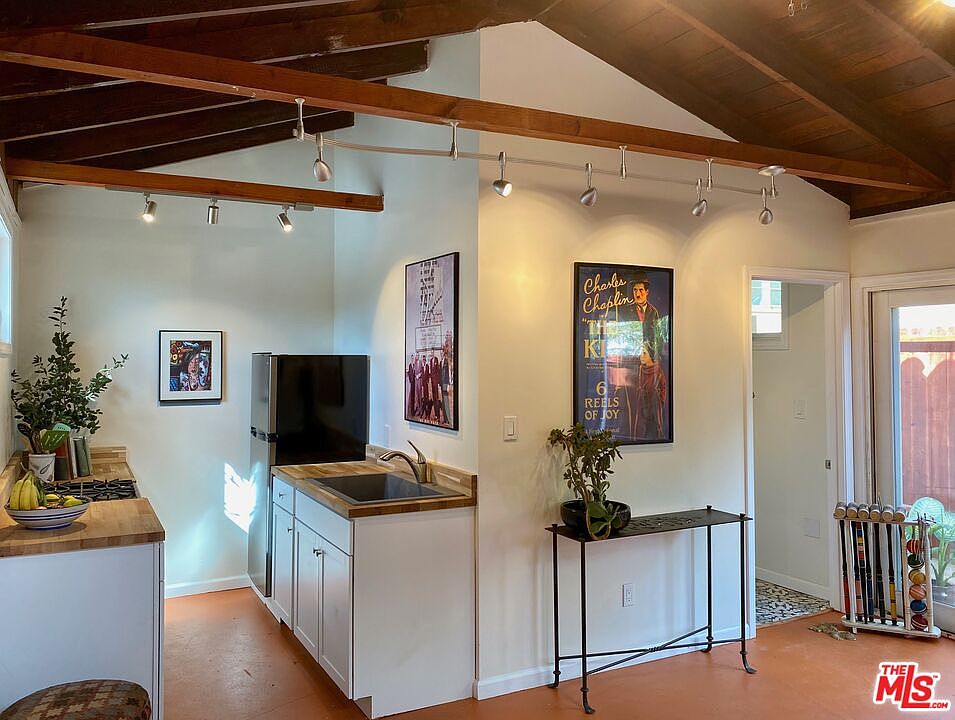 1st image of 1120 E Verdugo Ave