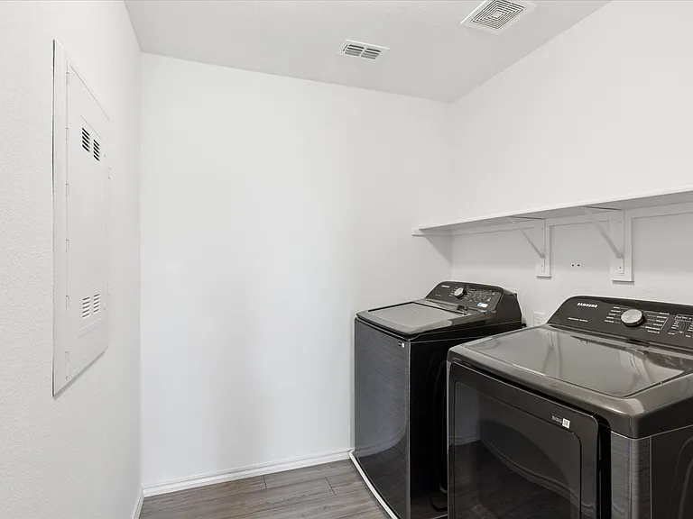 14020 Earlham St — Photo 22