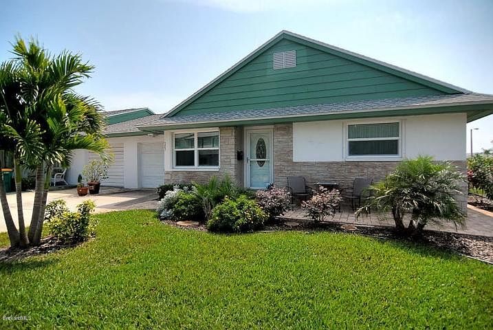 1st image of 207 Emerald Dr N