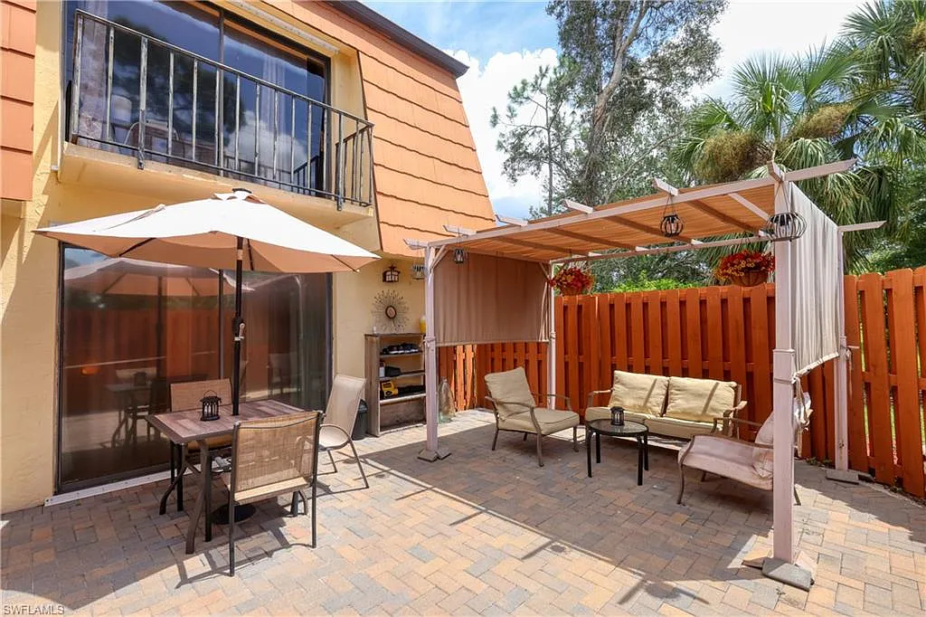 2 bed, 2.0 bath, 1260 sqft, $2,000 — Photo 1