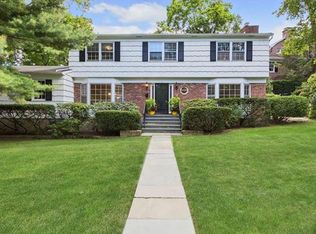 2 Falls Rd, Larchmont, NY 10538