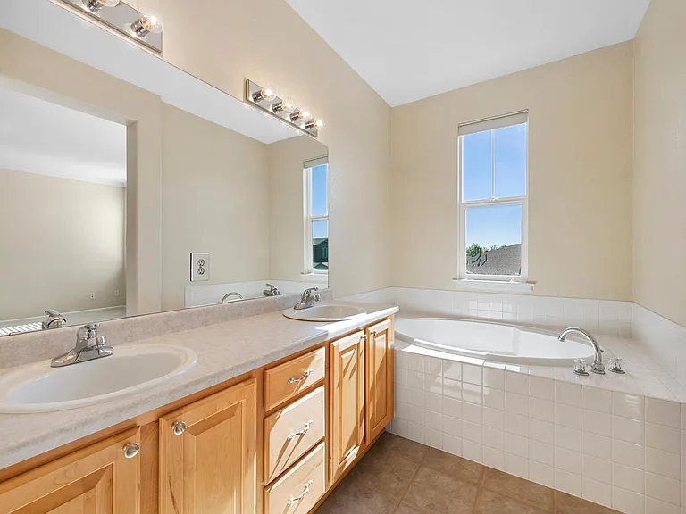 10573 Parkington Ln — Photo 26