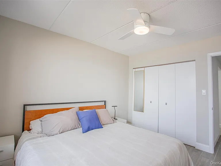230 W Broadway #610 — Photo 18