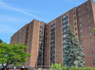 1356 Meadowlands Dr E #1102, Ottawa, ON K2E 6K6