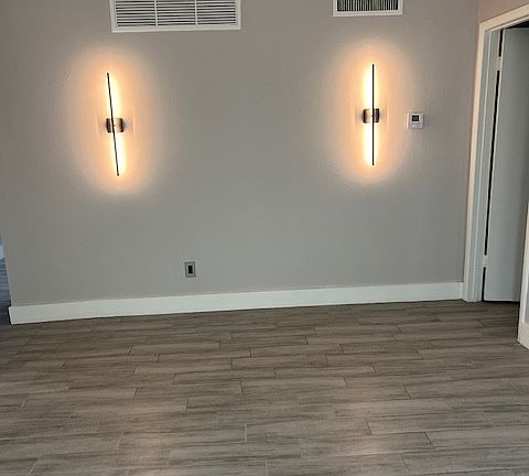2nd image of 5358 NE 6th Ave