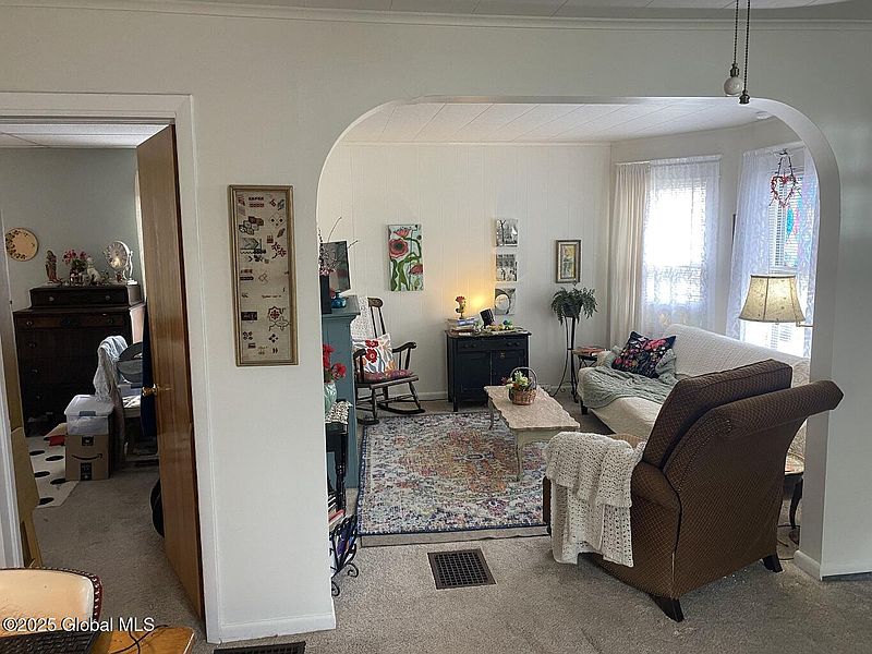 3rd image of 35 Wagner Avenue