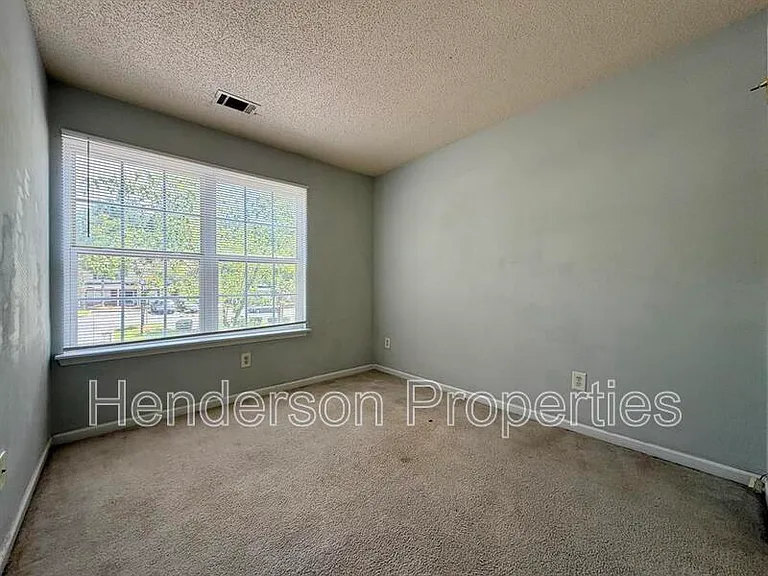17121 Greenlawn Hills Ct — Photo 13