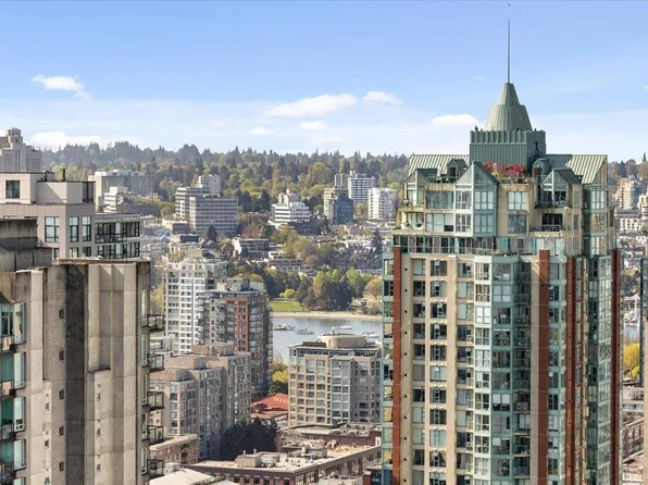 777 Richards St #3211, Vancouver, BC V6B 0M6