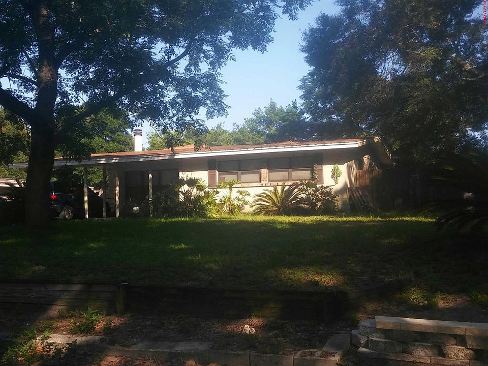 1st image of 7068 Fountainbleu Cres
