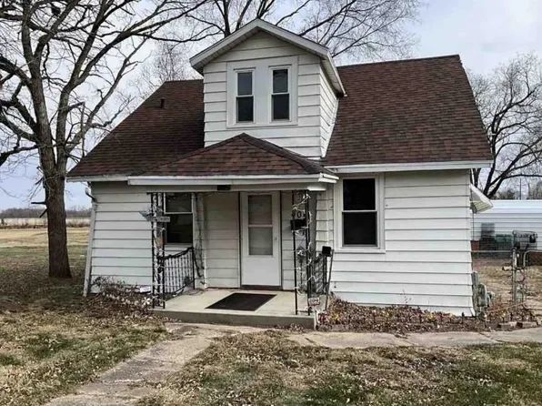805 N Waddell Ave, Freeport, IL 61032