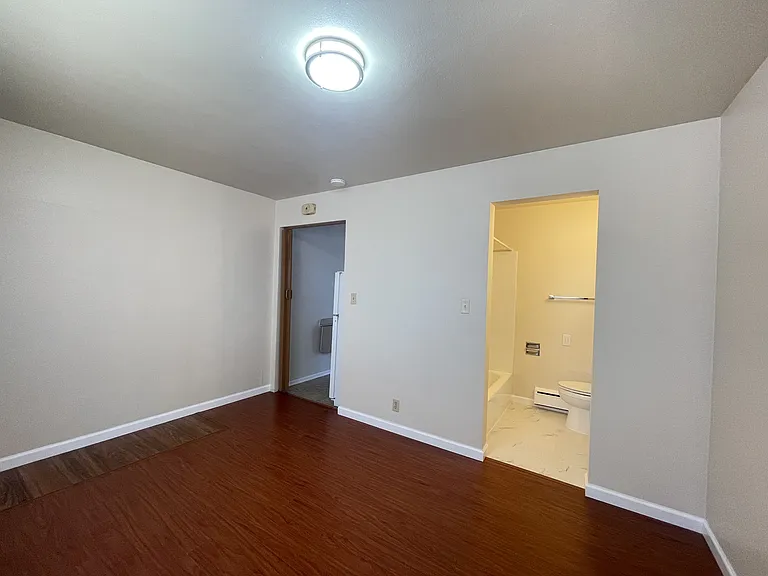 304 E Thomas St #4 — Photo 5