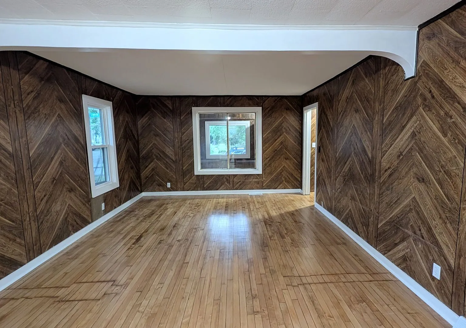 2128 8th St, 2 bedroom house with basement and garage — Photo 3