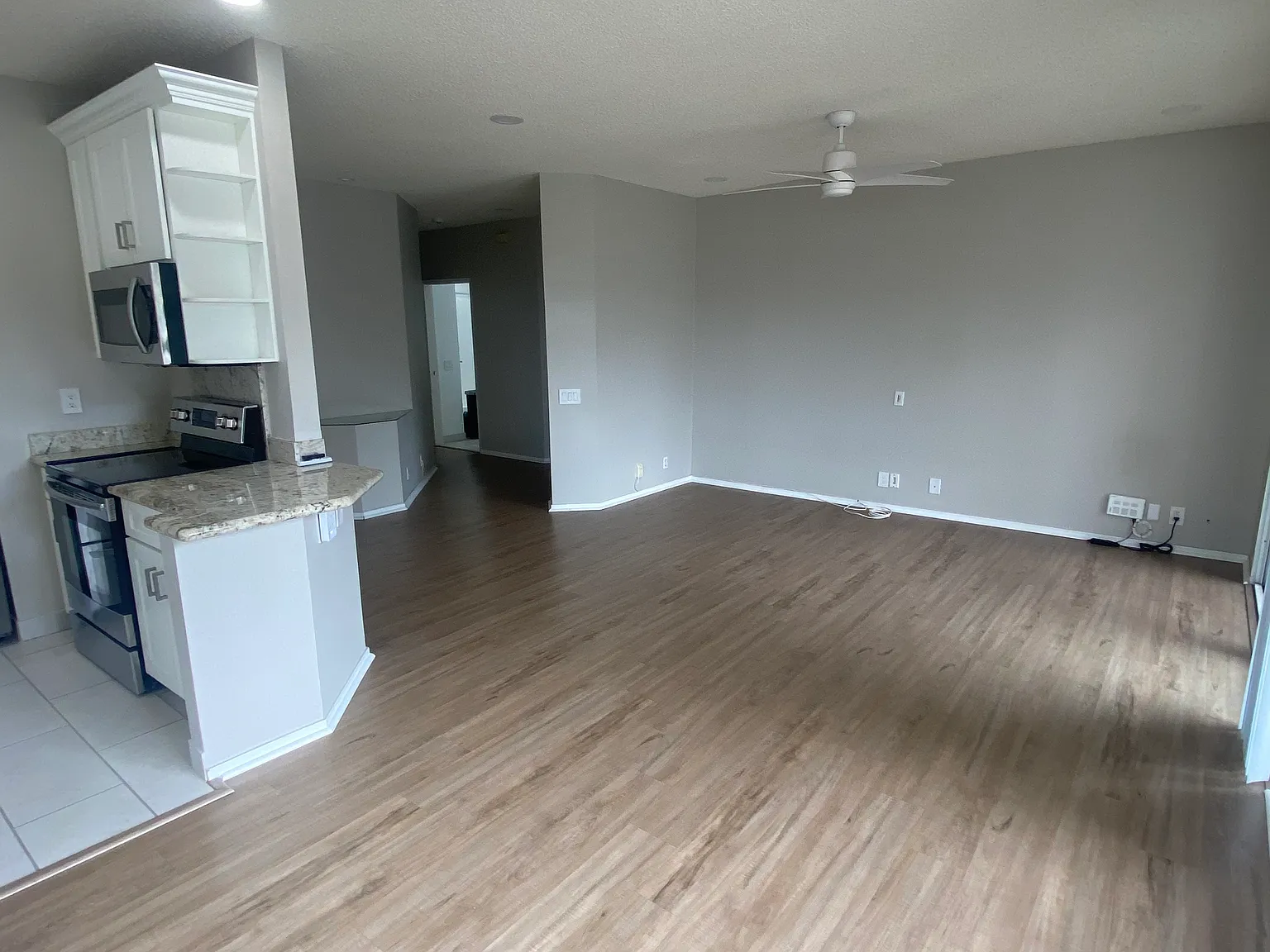 2 bed, 1009 sqft, $3,400 — Photo 4