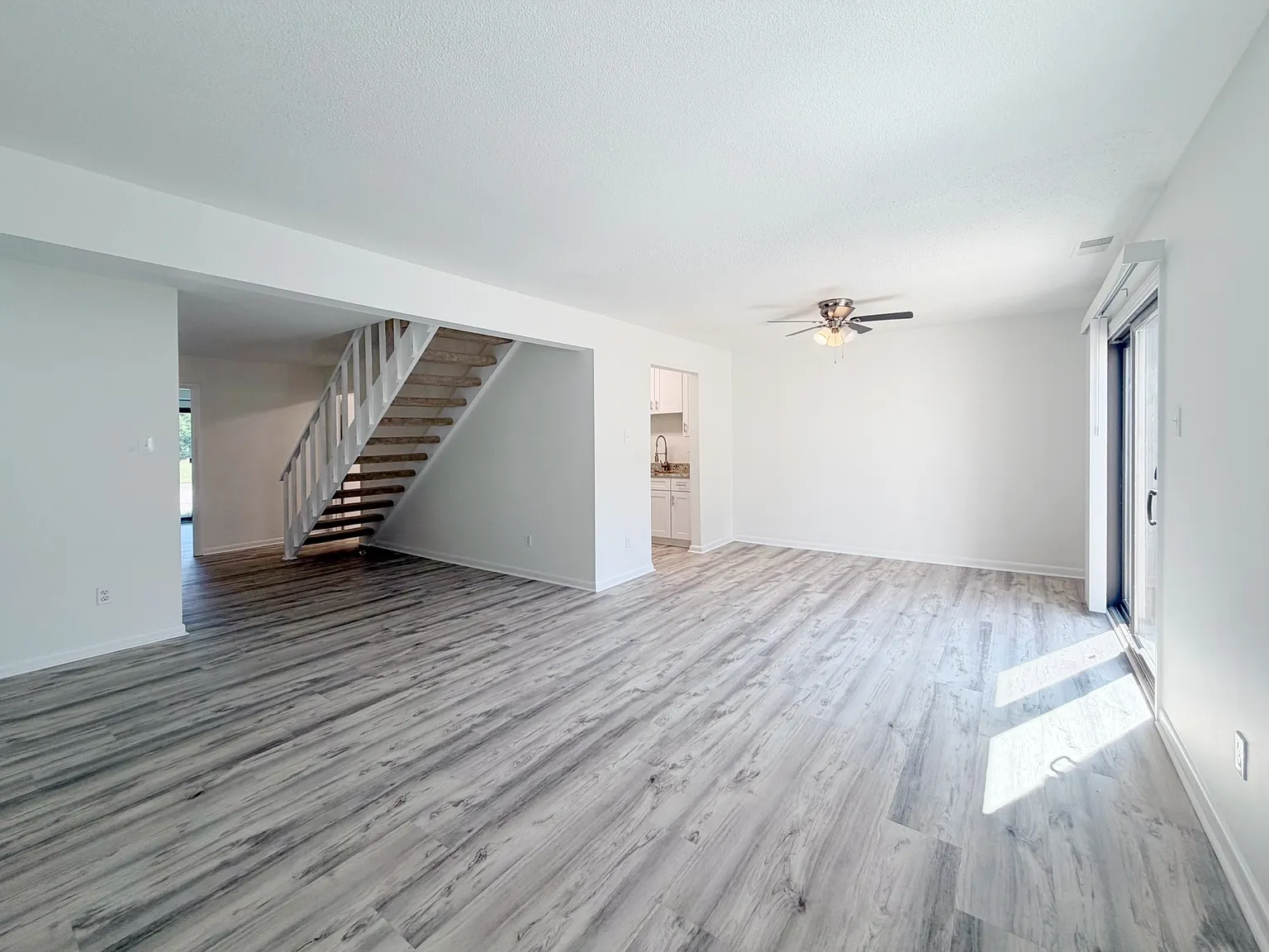 4 bed, 1830 sqft, $2,400 — Photo 3