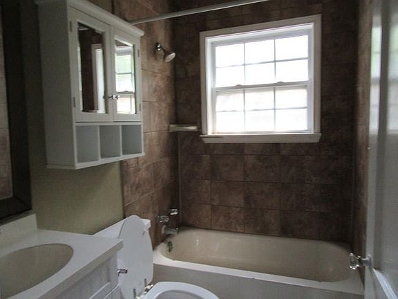 3rd image of 2309 Benbrook Dr