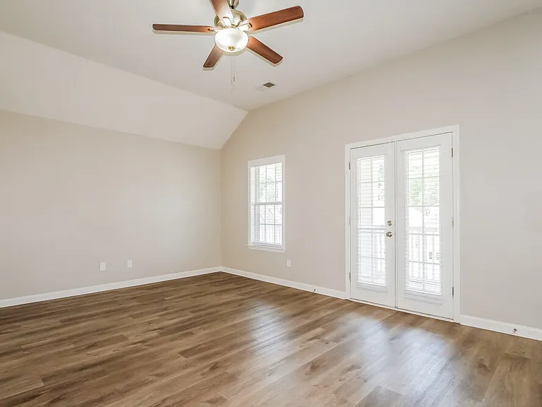 8565 Griffin Park Dr — Photo 10