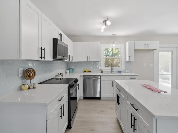 1916 Carr Creek Rd, Sanford, NC 27332