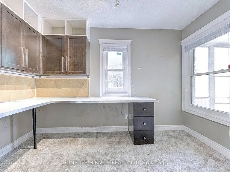 45 Sunley Cres — Photo 14