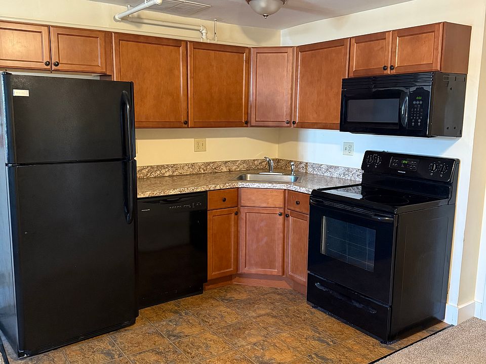 Fully applianced kitchen