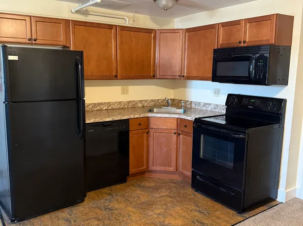 459 Central Ave APT 302, Dover, NH 03820