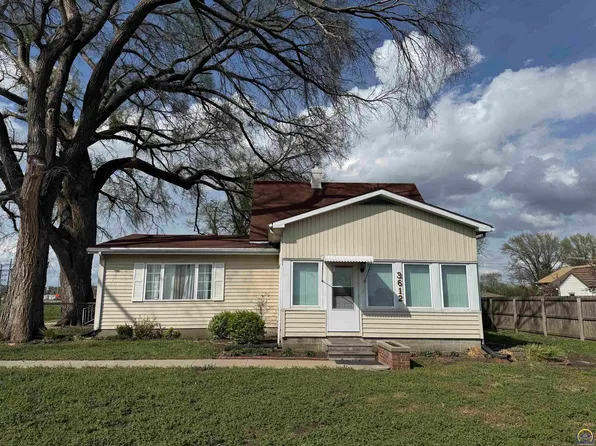3612 South St, Grantville, KS 66429