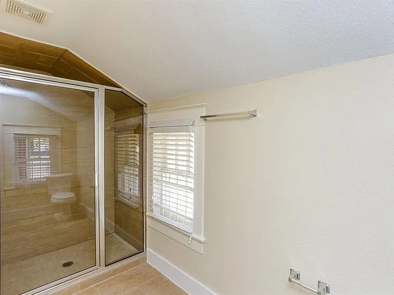 612 W Alabama St — Photo 12