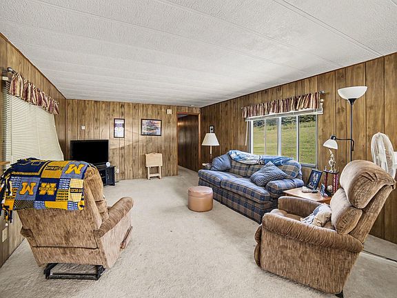 2nd image of 2937 Lena Dr