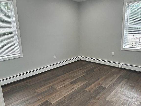 3rd image of 33 Marietta St APT 4