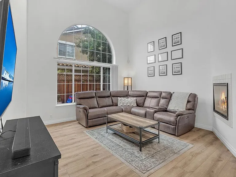 437 Calle Cerro — Photo 5