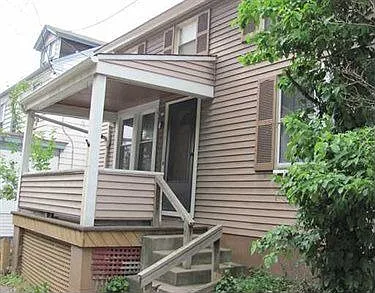 252 Butler St photo 1